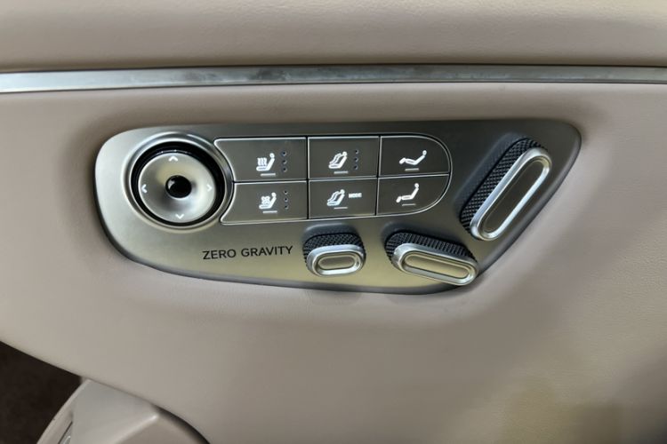 Used XPeng X9 2025 740 Ultra-Long Range Max
