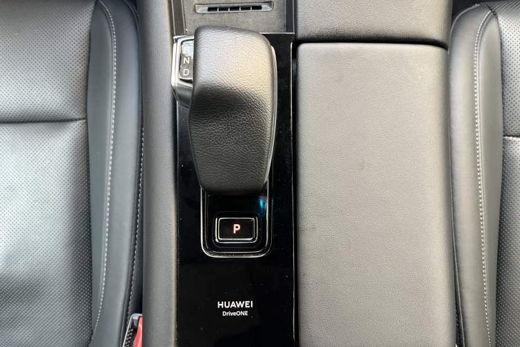 Used Hima AITO M5 2022 Extended-Range Four-Wheel Drive Performance Version
