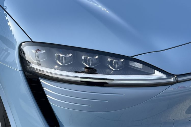 Used Hima Luxeed R7 2024 All-Electric 667 km Max