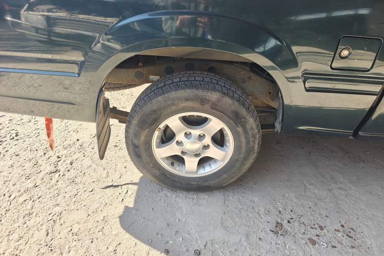 Used JMC Baodian 2018 2.9T New Value-Packed Two-Wheel-Drive Diesel Comfort Version with Extended Cargo Bed – JX4D30B5L
