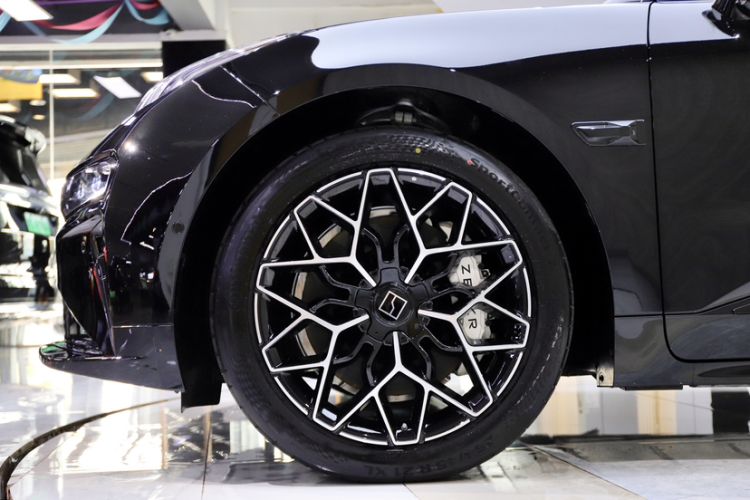 Used Zeekr 001 2026 95° All-Wheel-Drive Max Edition Exterior 8