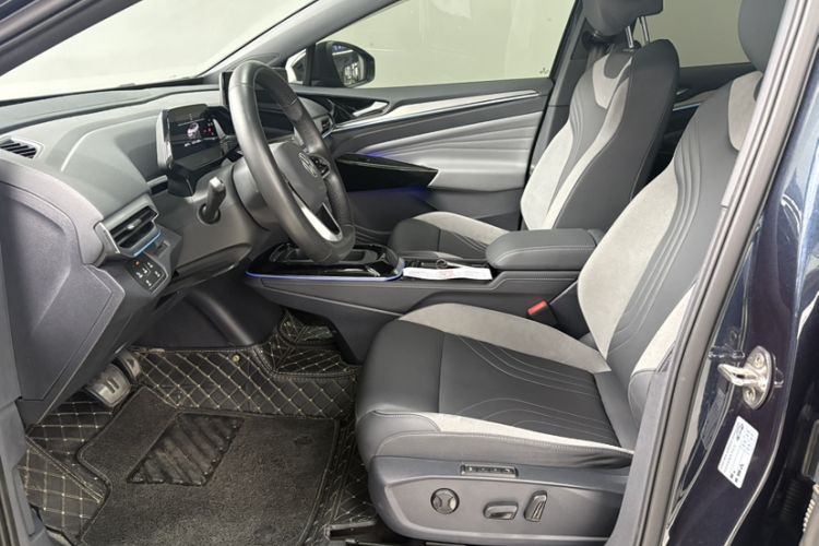 Used Volkswagen ID.4 CROZZ 2021 Long-Range Lite PRO Two-Wheel Drive Version
