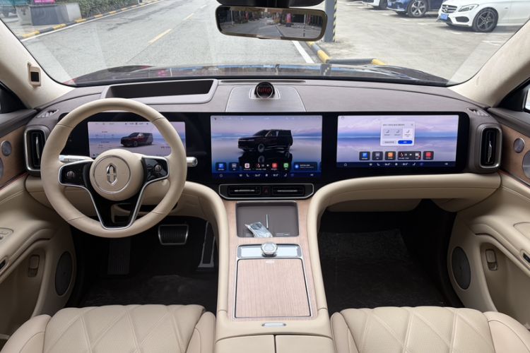 Used Hima AITO M9 2025 Extended-Range Ultra Version 52 kWh 6-Seater
