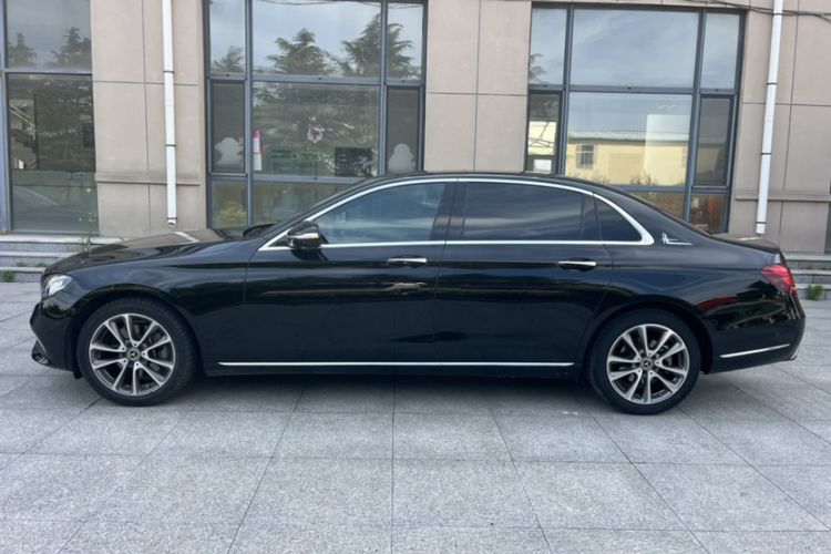 Used Mercedes-Benz E-Class 2018 Facelift E 200 L Exterior 4