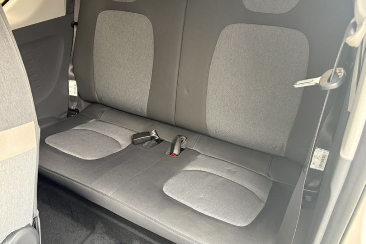 Used Wuling Hongguang MINIEV 2021 Macaron Premium Model – Lithium Iron Phosphate Interior 5