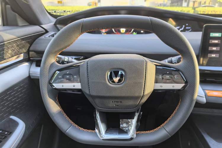 Used Changan UNI-V iDD 2024 Blue Whale Smart Electric iDD 136km ZhiKu Model