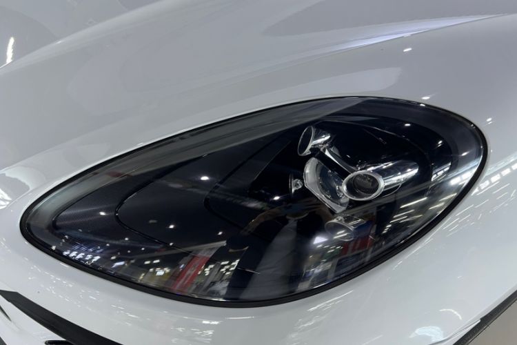 Used Porsche Macan 2021 Macan 2.0T Exterior 4