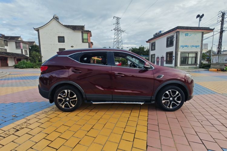 Used Soueast DX7 2017 1.5T Manual Luxury Model
