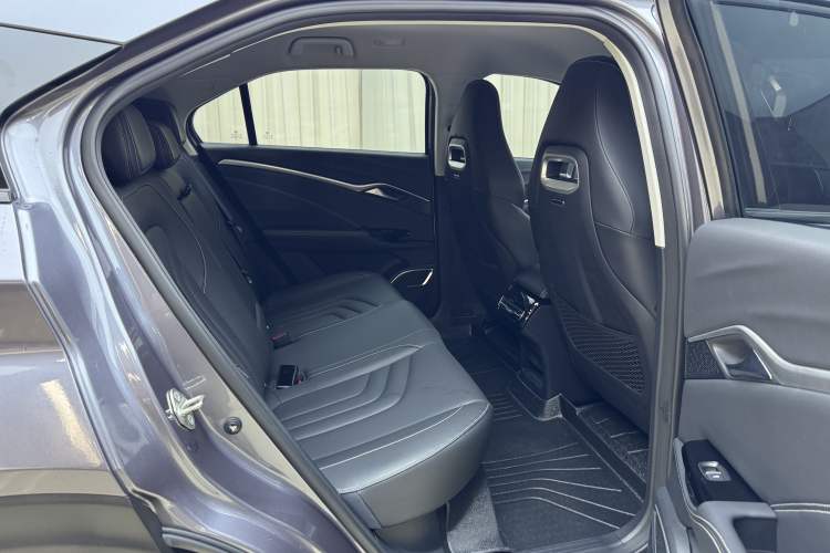 Used NETA U 2022 Pro 400 Comfort Edition