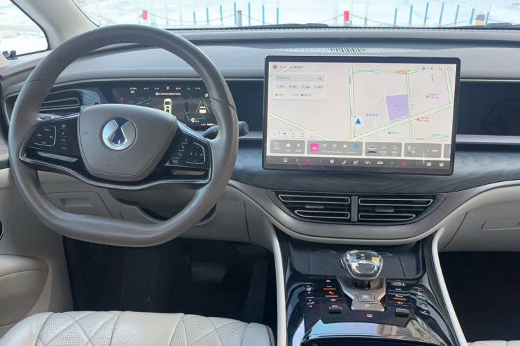 Used Denza D9 2022 EV 620 Prestige Model Interior 5