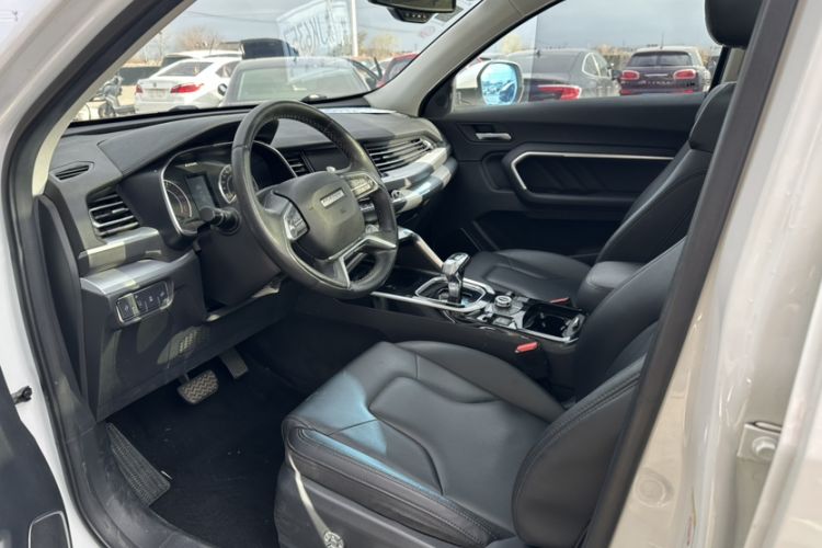 Used Haval H6 2017 Red-Label 1.3T Automatic Two-Wheel Drive ZhiShang Model
