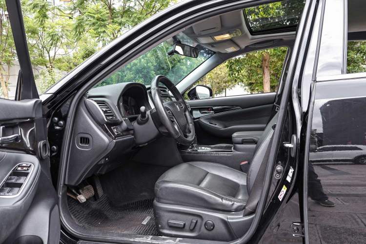 Used Toyota Crown 2015 2.0T Fashion Edition
