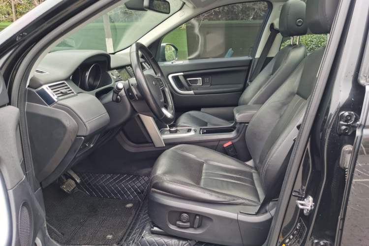 Used Land Rover Discovery Sport 2017 2.0T HSE Left Front Seat