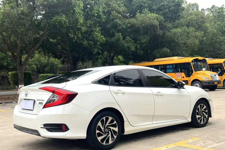 Used Honda Civic 2016 220TURBO CVT Luxury Edition Exterior 6