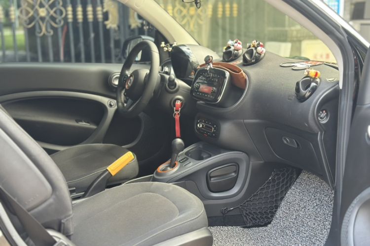 Used smart fortwo 2018 1.0L 52kW Hardtop Passion Edition China V Standard