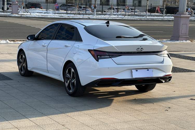 Used Hyundai Elantra 2021 1.5L CVT LUX Prestige Edition