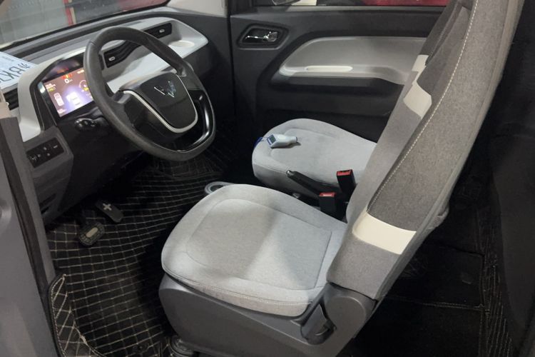 Used Wuling Hongguang MINIEV 2022 Macaron Fashion Model Lithium Iron Phosphate Interior 1