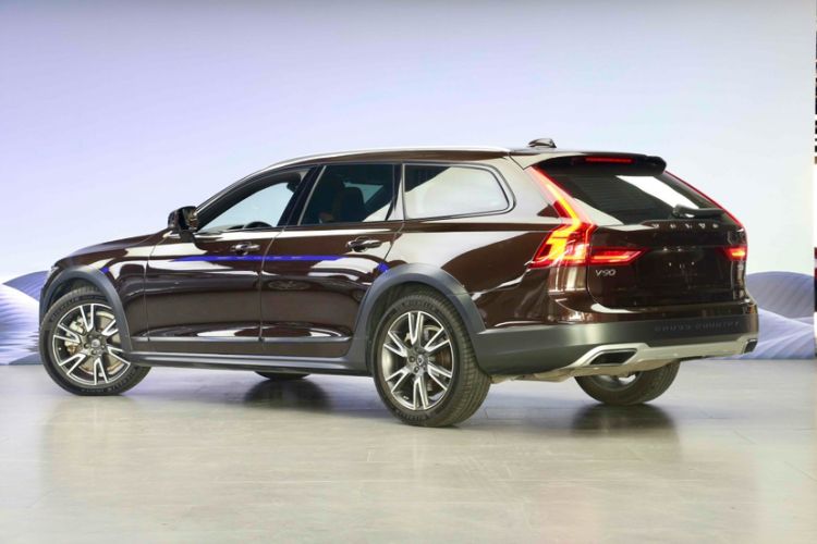 Used Volvo V90 2017 Cross Country T5 AWD Prestige Edition