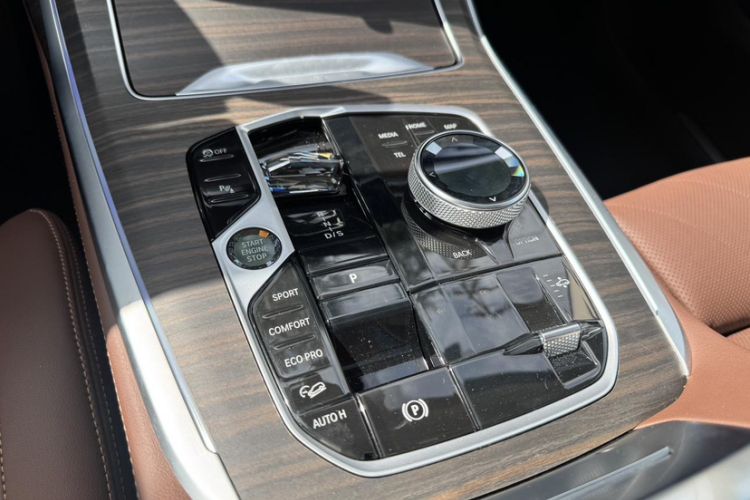 Used BMW X7 2023 xDrive40i Luxury Package with Leading Features
