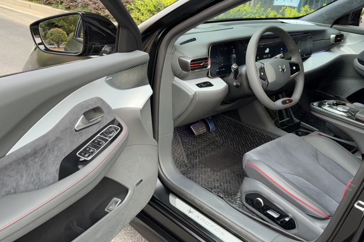 Used ARCFOX Alpha S 2023 Pioneer Edition
