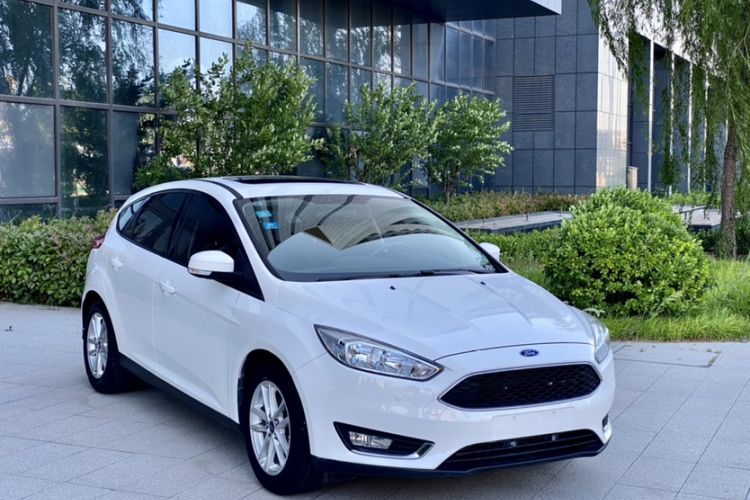 Used Ford Focus 2015 Hatchback 1.6L Manual Fashion Edition
