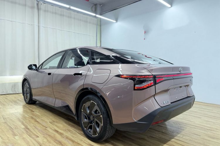 Used Toyota bZ3 2023 616 km Long-Range PRO Exterior 2