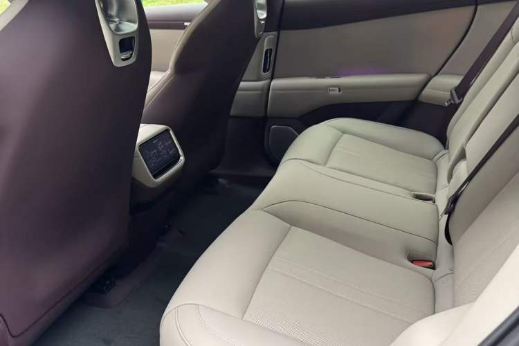 Used Xiaomi Auto YU7 2025 Ultra-Long Range Rear-Wheel Drive Version
