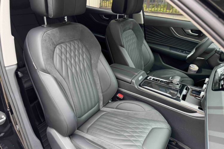 Used Hongqi HS5 2023 2.0T Qixiang Pro Edition Right Front Seat