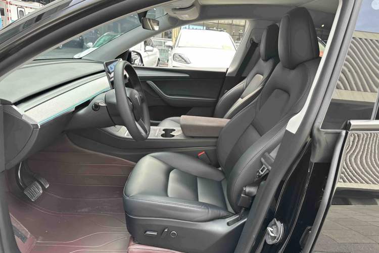 Used Tesla Model Y 2023 Rear-Wheel-Drive Version
