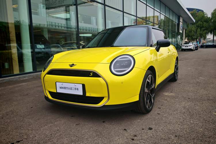 Used MINI Electric COOPER 2024 452km COOPER SE Artist