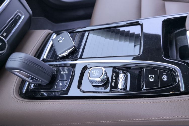 Used Volvo S90 New Energy 2020 T8 e-Drive Hybrid – Zhiyi Luxury Edition Gear Lever