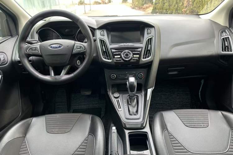 Used Ford Focus 2018 Hatchback Classic 1.6L Automatic Trendy SmartDrive Edition