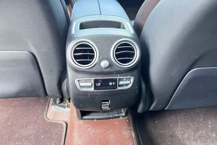 Used Mercedes-Benz GLC 2022 Second Facelift GLC 260 L 4MATIC Luxury Edition