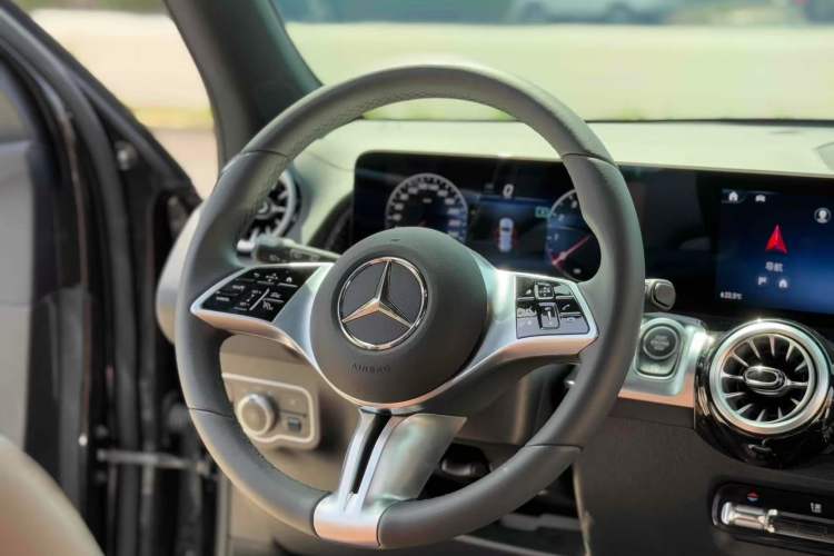 Used Mercedes-Benz GLB 2024 Refresh GLB 220 Dynamic Edition