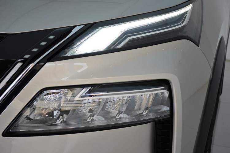 Used Nissan X-Trail 2023 e-POWER Ultra-Hybrid Dual-Motor All-Wheel-Drive Luxury Edition Left Front Headlight