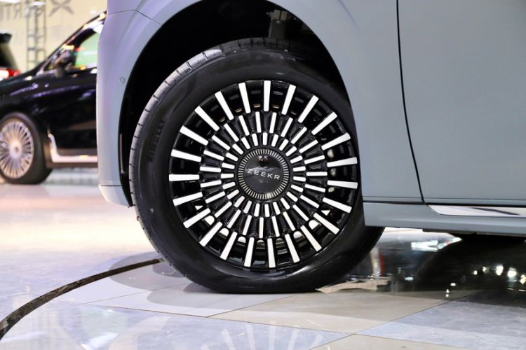 Used Zeekr 009 2024 Six-Seat Executive Version 4WD 108 kWh