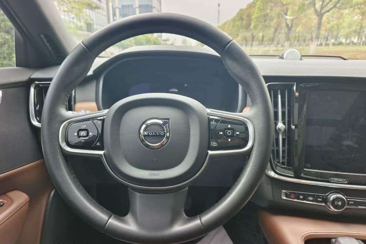 Used Volvo S90 2024 B5 Zhiyi Luxury Edition