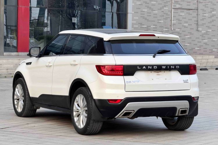 Used Land X7 2015 2.0T Panoramic Prestige Edition
