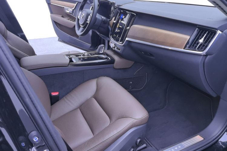 Used Volvo S90 New Energy 2020 T8 e-Drive Hybrid – Zhiyi Luxury Edition Right Front Seat