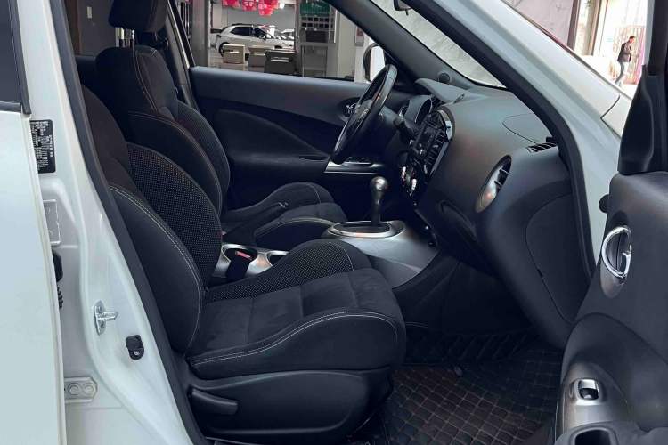 Used Infiniti ESQ 2014 1.6L Spontaneous Edition