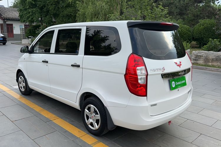 Used Wuling Hongguang 2015 1.5L S Basic Version China V Standard Exterior 6