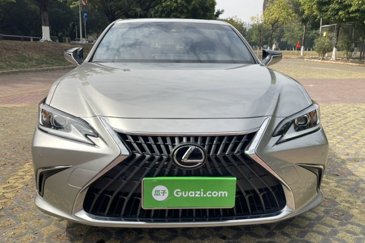 Used Lexus ES 2022 300h Excellence Edition
