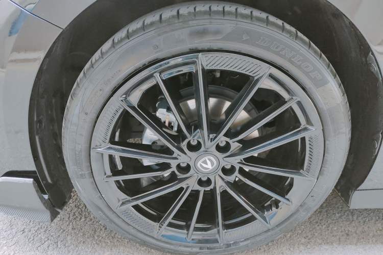 Used CHANGAN UNI-V 2025 1.5T 500Bar Prestige Sporty Version