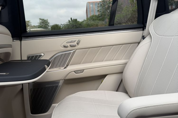 Used ONVO Luxeed L90 2025 Model—Ultra Six-Seater Version Interior 2