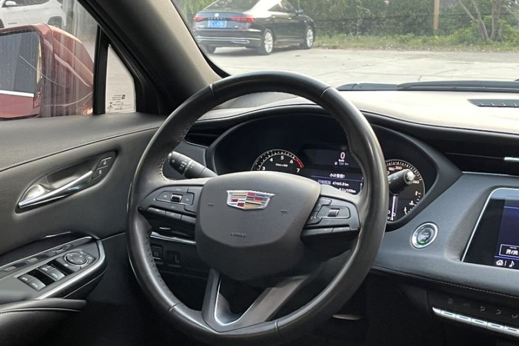 Used Cadillac XT4 2018 28T Two-Wheel Drive Tech Version