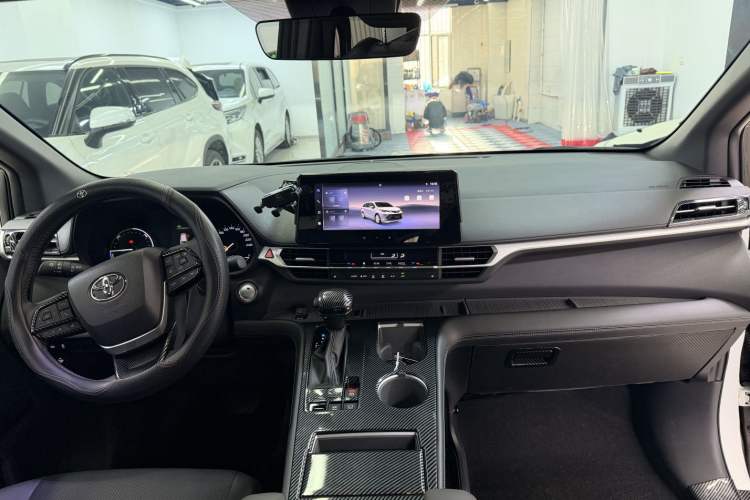 Used Toyota SIENNA 2024 2.5L Hybrid Four-Wheel Drive Luxury Edition Interior 1