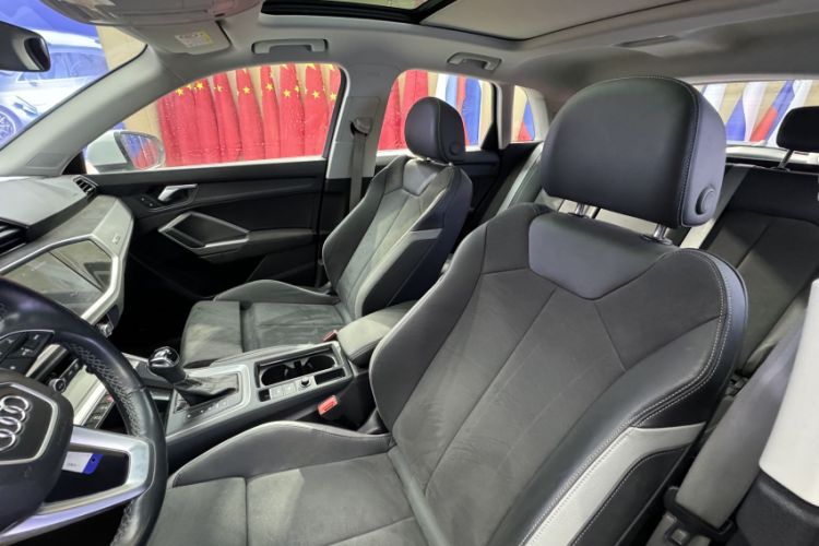 Used Audi Q3 2022 35 TFSI Progressive Dynamic Edition Interior 5