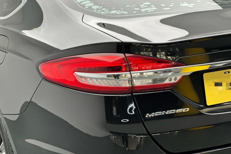 Used Ford Mondeo 2018 EcoBoost 180 Luxury Model
