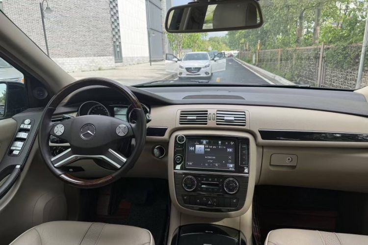 Used Mercedes-Benz R-Class 2015 R 320 4MATIC Luxury Model