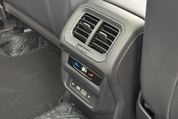 Used Volkswagen Tiguan L 2023 330TSI Automatic Two-Wheel Drive R-Line Enjoyment Edition
